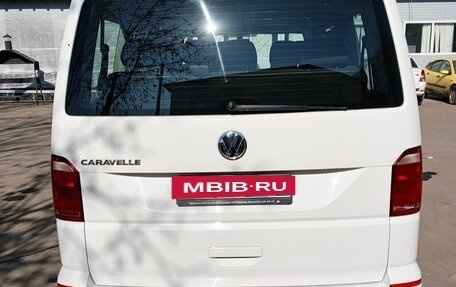 Volkswagen Caravelle T6 рестайлинг, 2019 год, 3 600 000 рублей, 2 фотография