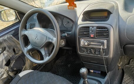 Mitsubishi Carisma I, 2001 год, 70 000 рублей, 22 фотография