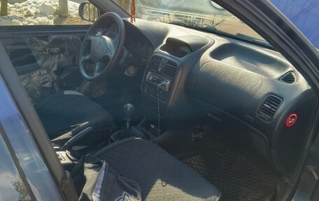 Mitsubishi Carisma I, 2001 год, 70 000 рублей, 21 фотография