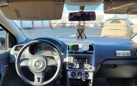 Volkswagen Polo VI (EU Market), 2013 год, 450 000 рублей, 13 фотография