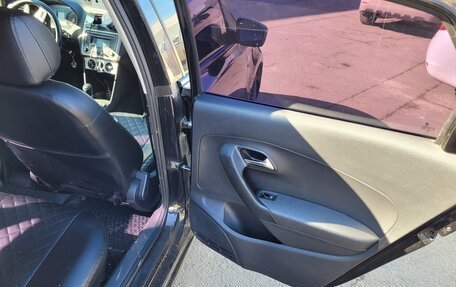 Volkswagen Polo VI (EU Market), 2013 год, 450 000 рублей, 18 фотография