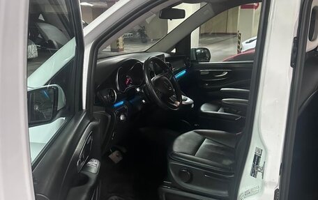 Mercedes-Benz V-Класс, 2020 год, 4 700 000 рублей, 13 фотография