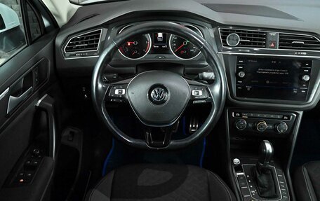 Volkswagen Tiguan II, 2018 год, 3 070 000 рублей, 12 фотография