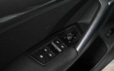 Volkswagen Tiguan II, 2018 год, 3 070 000 рублей, 17 фотография