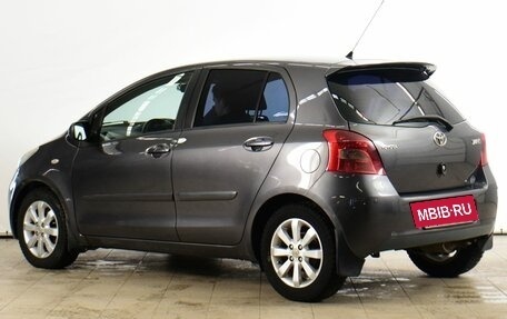 Toyota Yaris III рестайлинг, 2008 год, 449 000 рублей, 3 фотография