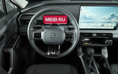 Toyota RAV4, 2025 год, 4 950 000 рублей, 12 фотография