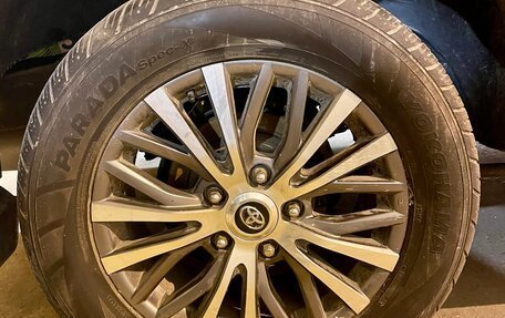 Toyota Land Cruiser 100 рестайлинг 2, 2002 год, 2 200 000 рублей, 17 фотография