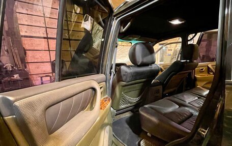 Toyota Land Cruiser 100 рестайлинг 2, 2002 год, 2 200 000 рублей, 15 фотография