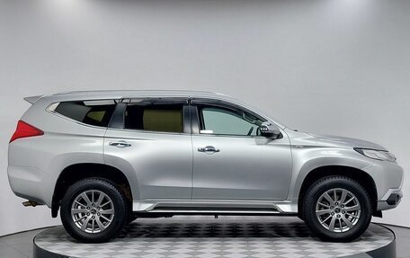 Mitsubishi Pajero Sport III рестайлинг, 2017 год, 2 549 000 рублей, 4 фотография