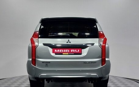 Mitsubishi Pajero Sport III рестайлинг, 2017 год, 2 549 000 рублей, 6 фотография