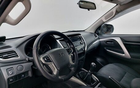 Mitsubishi Pajero Sport III рестайлинг, 2017 год, 2 549 000 рублей, 10 фотография