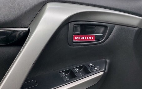 Mitsubishi Pajero Sport III рестайлинг, 2017 год, 2 549 000 рублей, 16 фотография