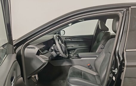 Toyota Camry, 2025 год, 4 890 000 рублей, 14 фотография