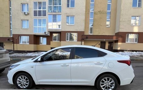 Hyundai Solaris II рестайлинг, 2019 год, 1 399 000 рублей, 3 фотография
