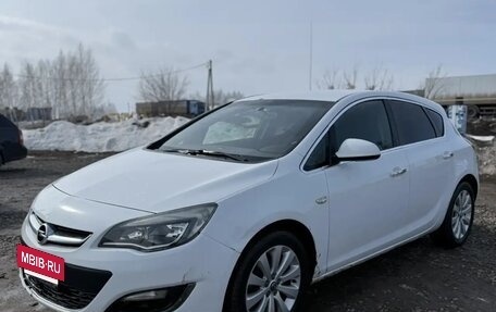 Opel Astra J, 2013 год, 570 000 рублей, 2 фотография