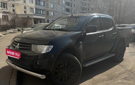 Mitsubishi L200 IV рестайлинг, 2014 год, 1 400 000 рублей, 2 фотография