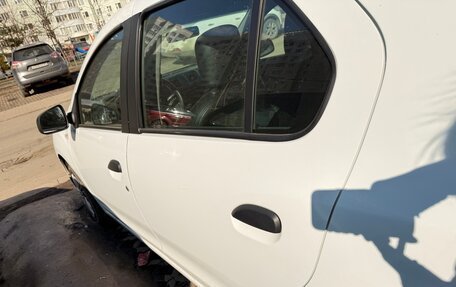 Renault Logan II, 2018 год, 595 000 рублей, 5 фотография