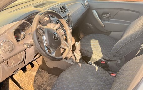 Renault Logan II, 2018 год, 595 000 рублей, 6 фотография