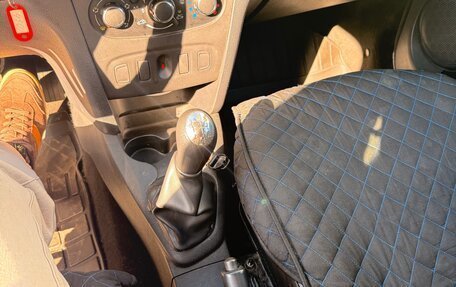 Renault Logan II, 2018 год, 595 000 рублей, 10 фотография