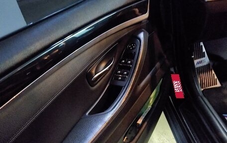 BMW 5 серия, 2010 год, 1 350 000 рублей, 2 фотография