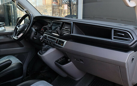 Volkswagen Caravelle T6 рестайлинг, 2021 год, 4 950 000 рублей, 8 фотография