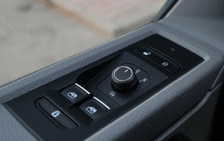 Volkswagen Caravelle T6 рестайлинг, 2021 год, 4 950 000 рублей, 19 фотография