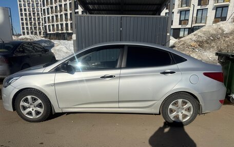 Hyundai Solaris II рестайлинг, 2015 год, 800 000 рублей, 2 фотография