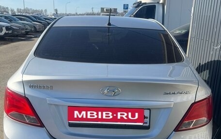 Hyundai Solaris II рестайлинг, 2015 год, 800 000 рублей, 3 фотография