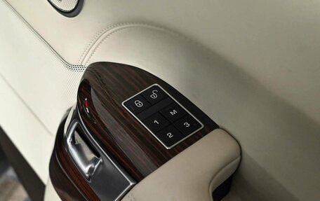 Land Rover Range Rover IV рестайлинг, 2015 год, 3 750 000 рублей, 15 фотография