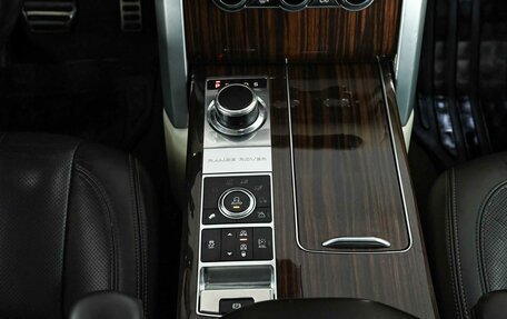 Land Rover Range Rover IV рестайлинг, 2015 год, 3 750 000 рублей, 17 фотография