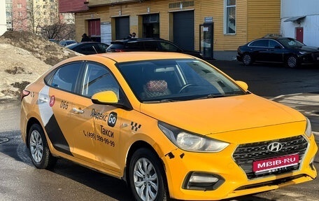 Hyundai Solaris II рестайлинг, 2017 год, 580 000 рублей, 1 фотография