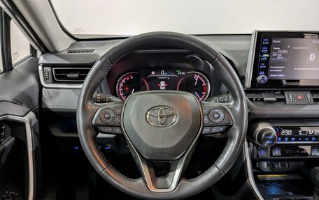 Toyota RAV4, 2022 год, 4 400 000 рублей, 28 фотография