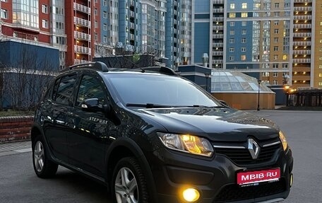 Renault Sandero II рестайлинг, 2017 год, 715 000 рублей, 1 фотография