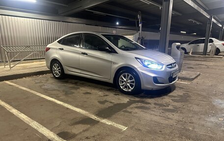 Hyundai Solaris II рестайлинг, 2011 год, 565 000 рублей, 1 фотография