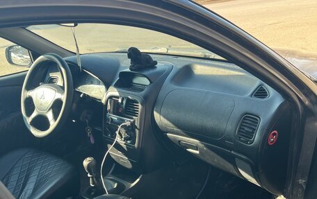 Mitsubishi Carisma I, 2003 год, 100 000 рублей, 5 фотография