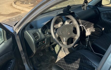 Mitsubishi Carisma I, 2003 год, 100 000 рублей, 4 фотография