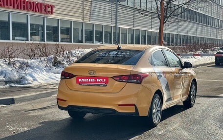 Hyundai Solaris II рестайлинг, 2017 год, 580 000 рублей, 3 фотография
