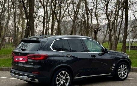 BMW X5, 2019 год, 5 750 000 рублей, 2 фотография