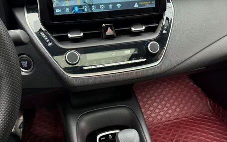 Toyota Corolla, 2022 год, 1 675 000 рублей, 9 фотография