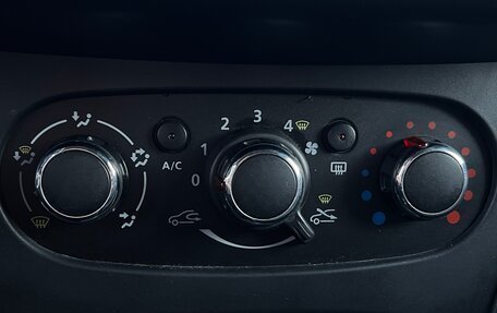 Renault Sandero II рестайлинг, 2017 год, 715 000 рублей, 15 фотография