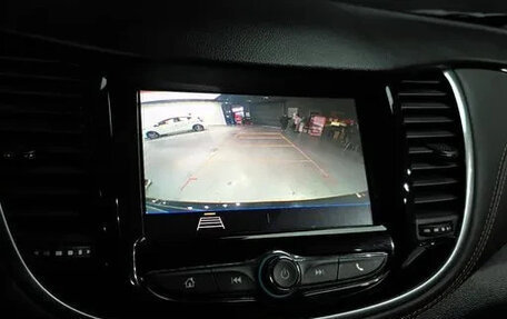 Chevrolet Trax, 2021 год, 1 750 000 рублей, 15 фотография