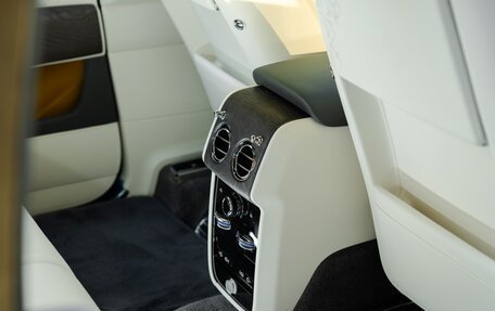 Rolls-Royce Cullinan, 2026 год, 79 990 000 рублей, 27 фотография