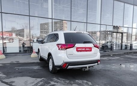 Mitsubishi Outlander III рестайлинг 3, 2016 год, 1 599 000 рублей, 8 фотография