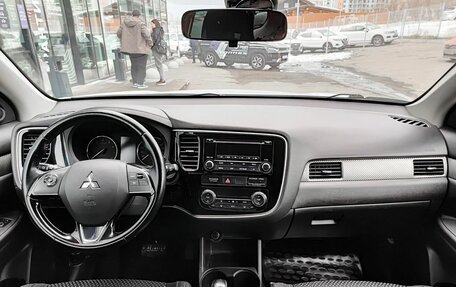 Mitsubishi Outlander III рестайлинг 3, 2016 год, 1 599 000 рублей, 17 фотография