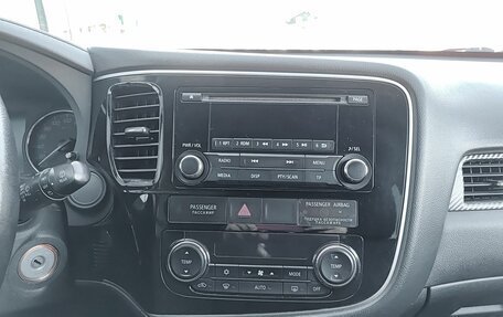 Mitsubishi Outlander III рестайлинг 3, 2016 год, 1 599 000 рублей, 18 фотография