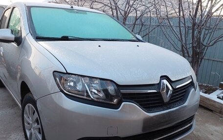 Renault Logan II, 2015 год, 985 000 рублей, 2 фотография