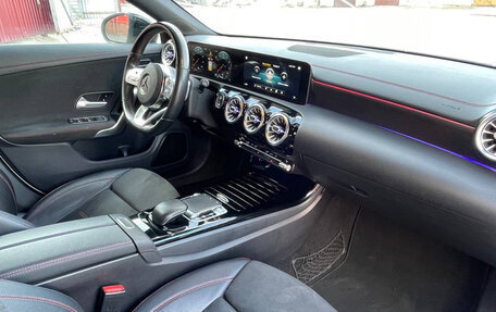 Mercedes-Benz CLA, 2019 год, 3 330 000 рублей, 8 фотография