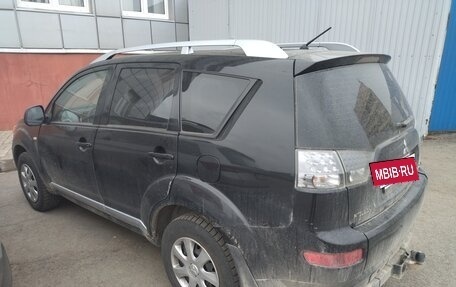Mitsubishi Outlander III рестайлинг 3, 2008 год, 770 000 рублей, 4 фотография