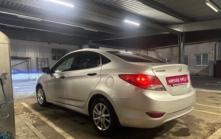 Hyundai Solaris II рестайлинг, 2011 год, 565 000 рублей, 3 фотография