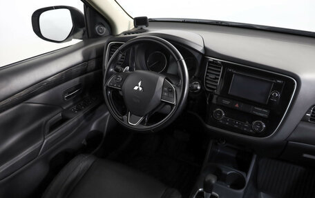 Mitsubishi Outlander III рестайлинг 3, 2015 год, 1 789 000 рублей, 8 фотография